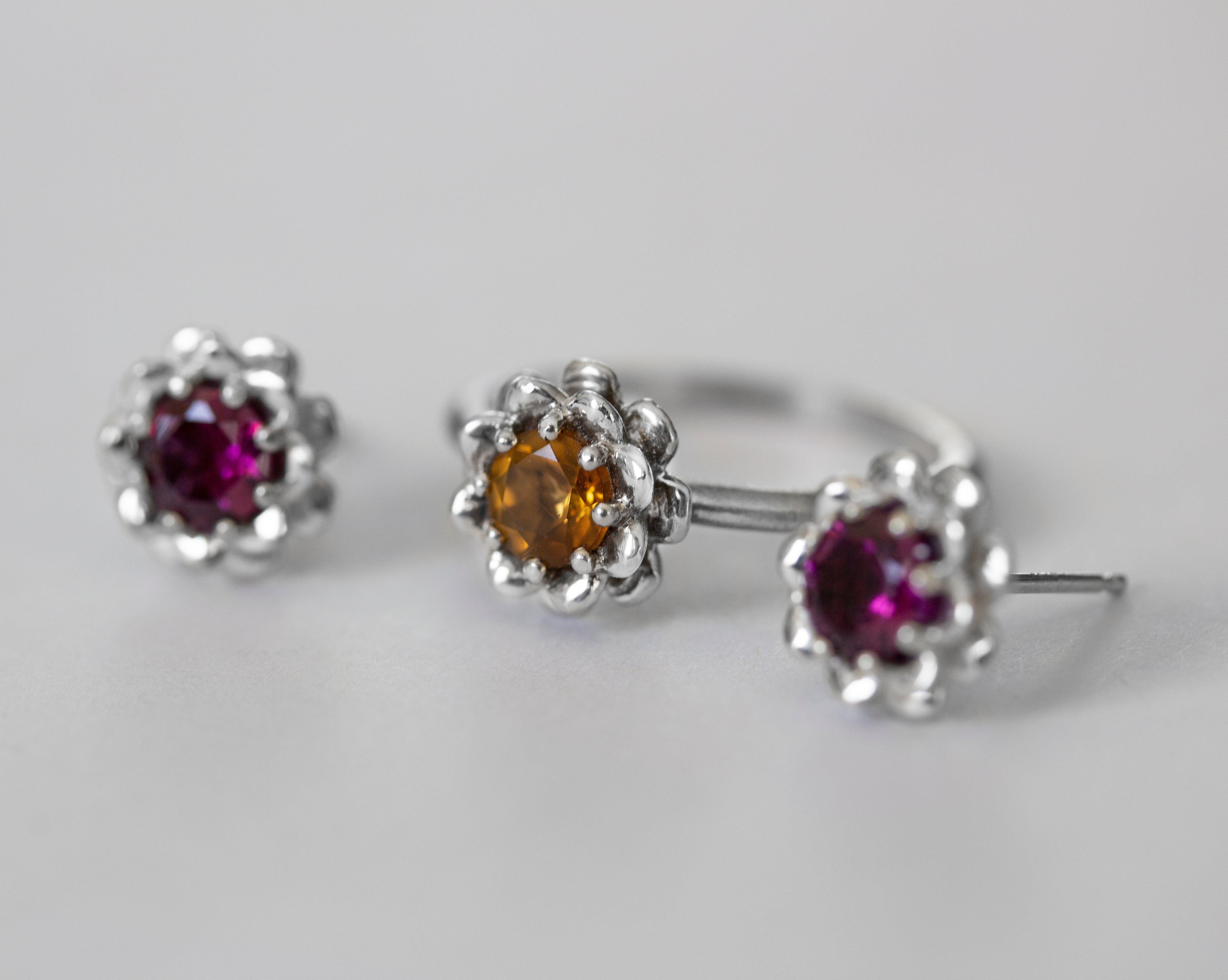 floral and gemstone stud earring and ring set